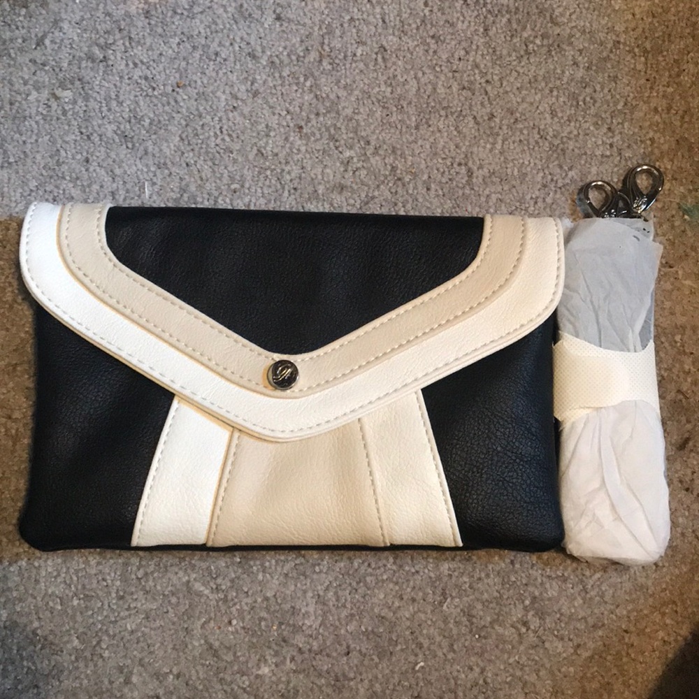 Gorgeous / sleek black grace Adele clutch w/strap